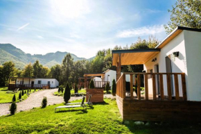 Beaumont Lodges, Predeluț